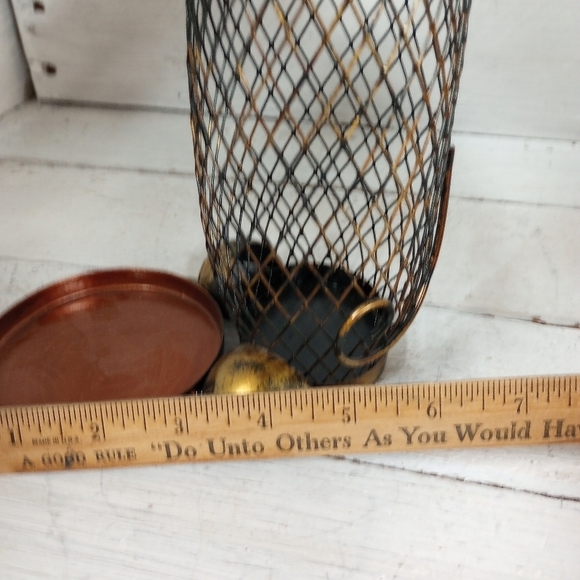 Collectible Metal Kitty Cat Wine Bottle Holder Cork Storage Vino Cage. - Picture 8 of 9